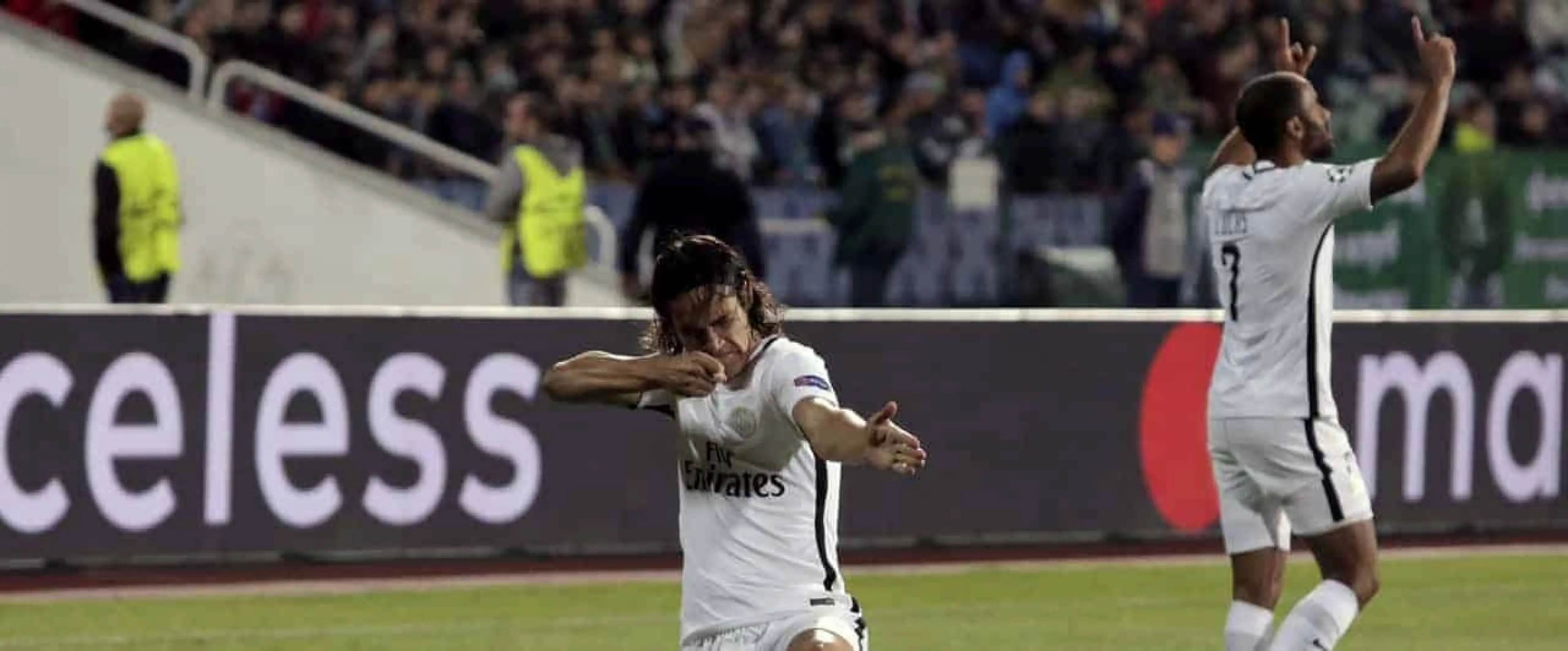 Bet of the day December 6 Cavani scorer odds.
